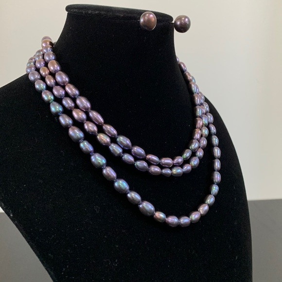 Three string purple fresh water pearl set. - Picture 4 of 11